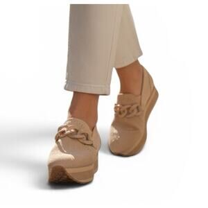 Pierre Dumas Women's Paloma-1 Casual Platform Shoe W/ Metal Chain Beige Sz 7.5
